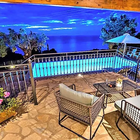 Agapi Hotel 4*
