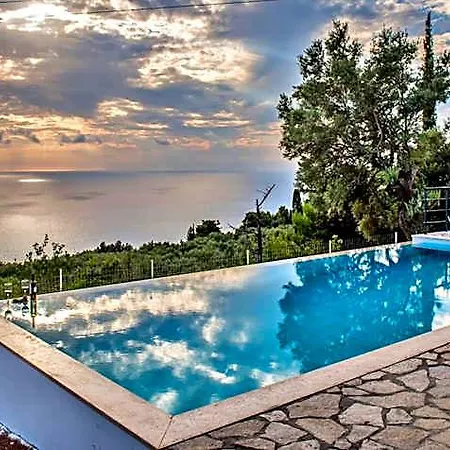 Agapi Hotel 4*